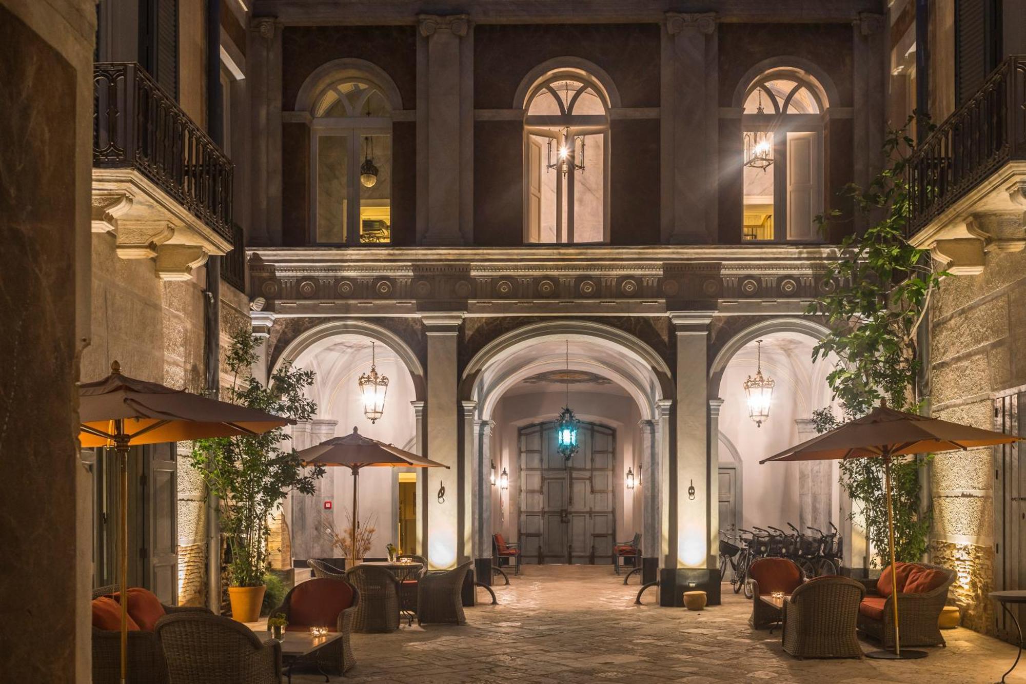 Palazzo Margherita Bernalda Extérieur photo