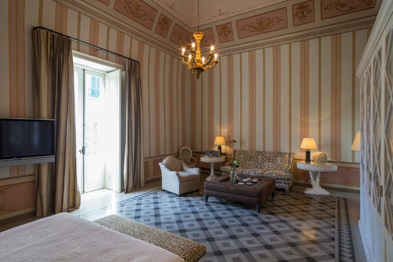 Palazzo Margherita Bernalda Extérieur photo
