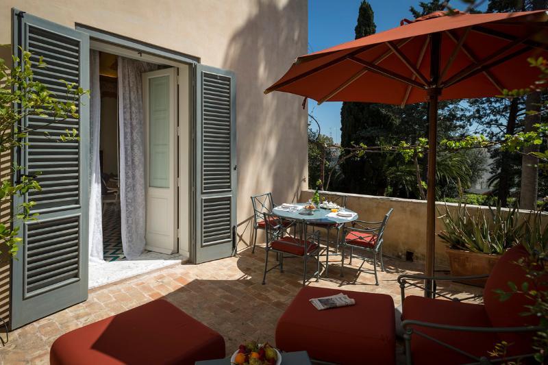 Palazzo Margherita Bernalda Extérieur photo